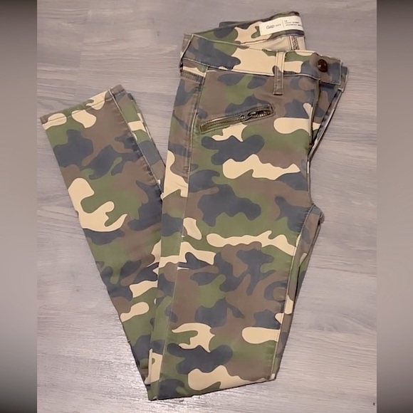 GAP jeans mid rise camo - Picture 5 of 13